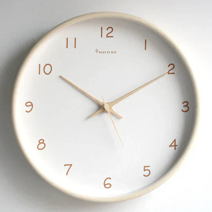QuietOak - Elegant analog wall clock with quiet movement
