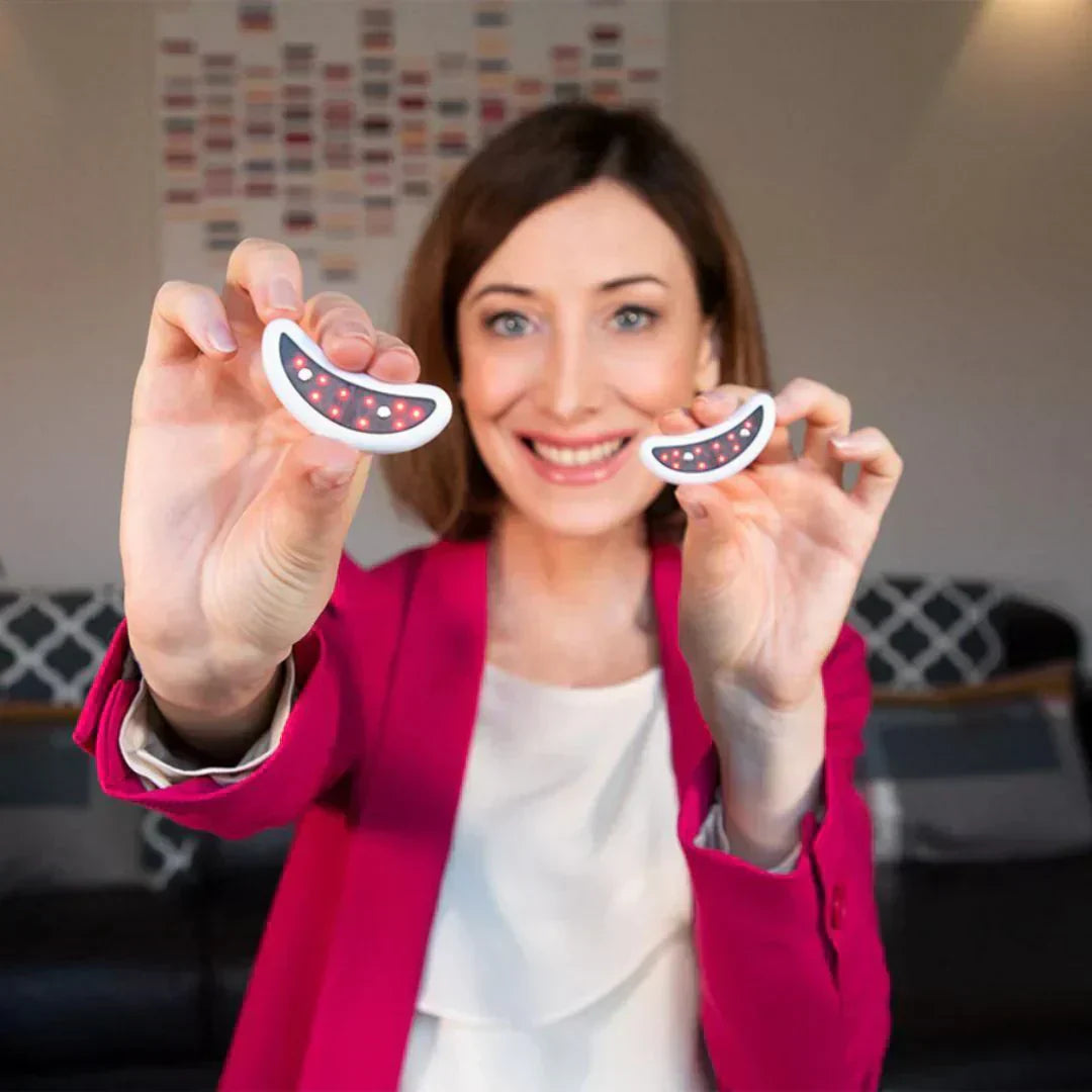 EyeGlow - Instantly reduces dark circles under the eyes