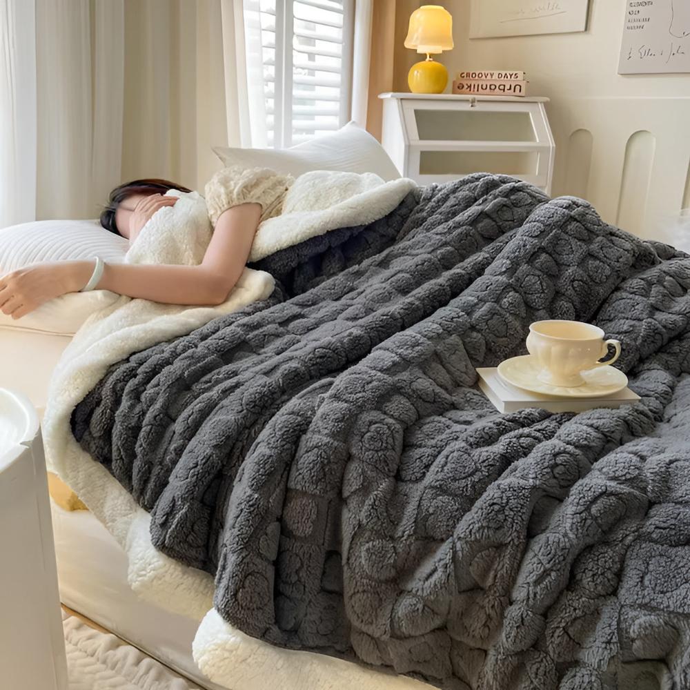 Nuvella | Heart Sherpa Blanket