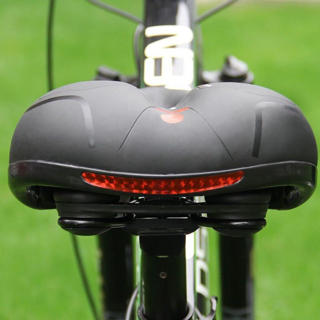 Saddle dream | Ultimate comfort wheel saddle with safety light