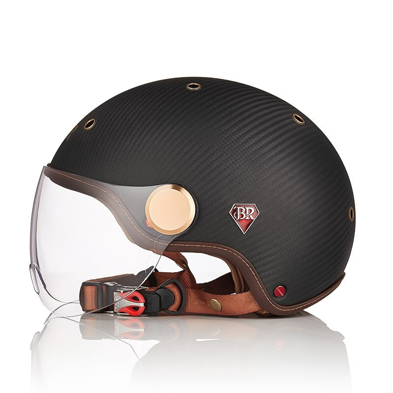 Motocyklová helma z uhlíkových vláken