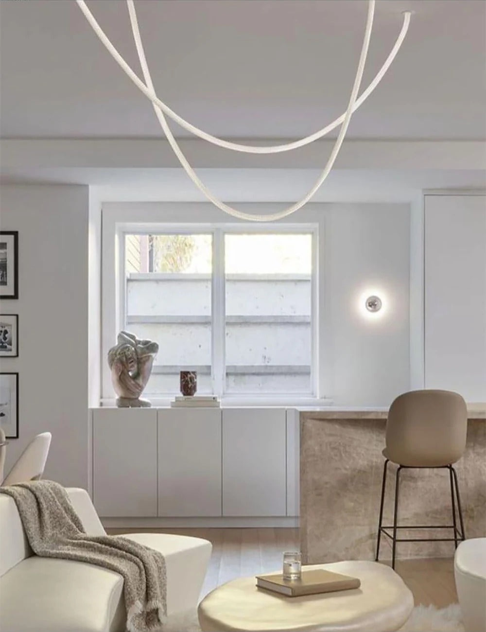 Lyria Loop Pendant Light on Chain with Dimmable LED