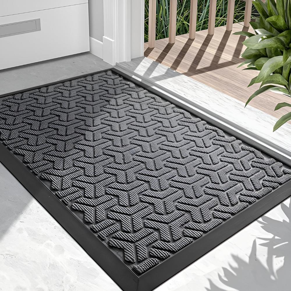 Entryway Mat with Geometric Pattern