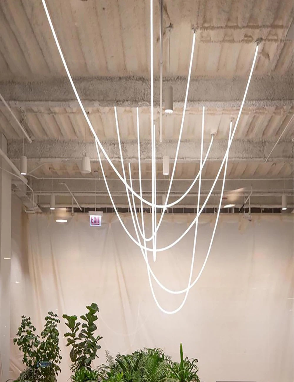 Lyria Loop Pendant Light on Chain with Dimmable LED