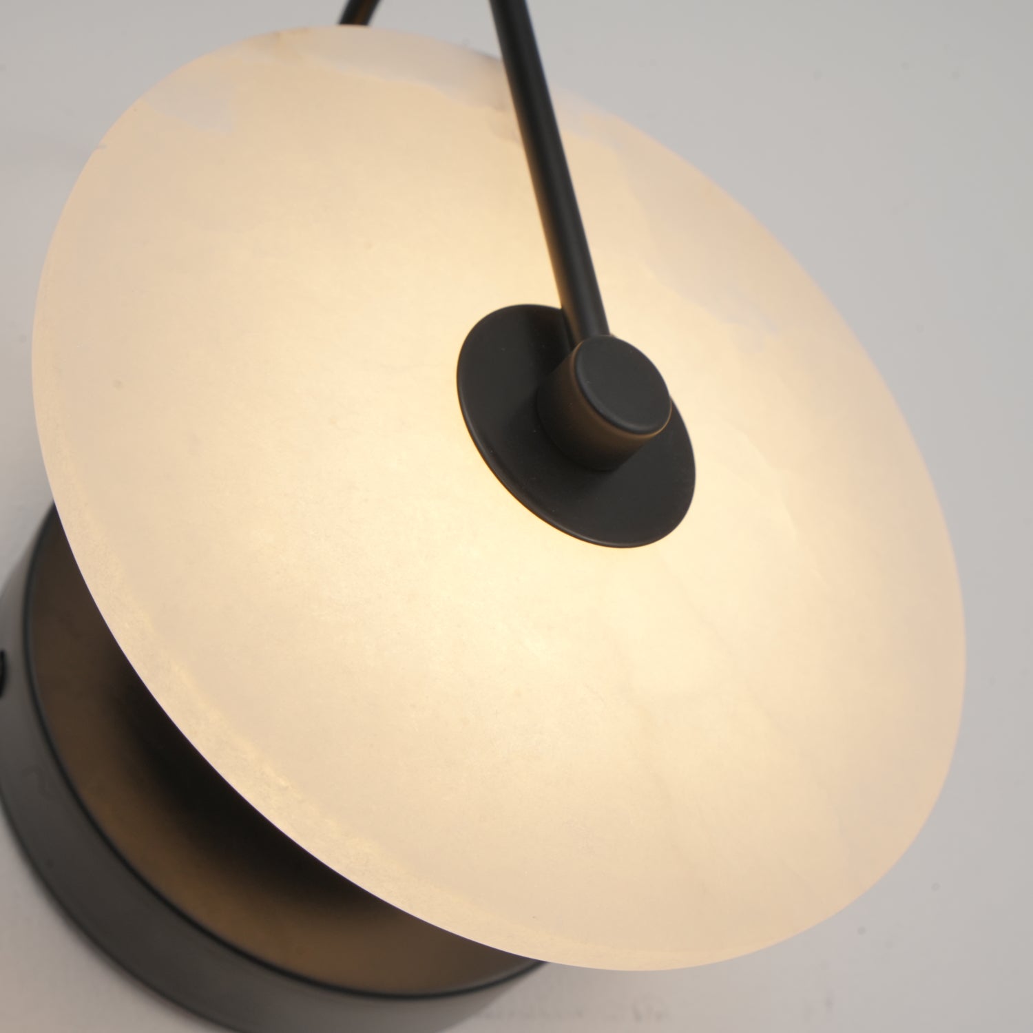 Alabaster LED vegglampe