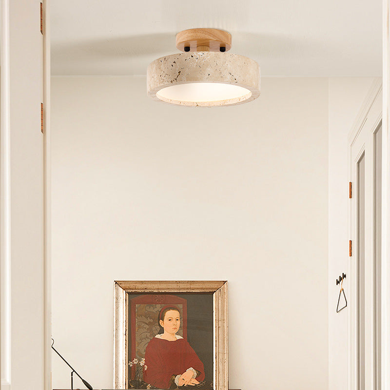 Aterna - Rund taklampe i travertin med LED