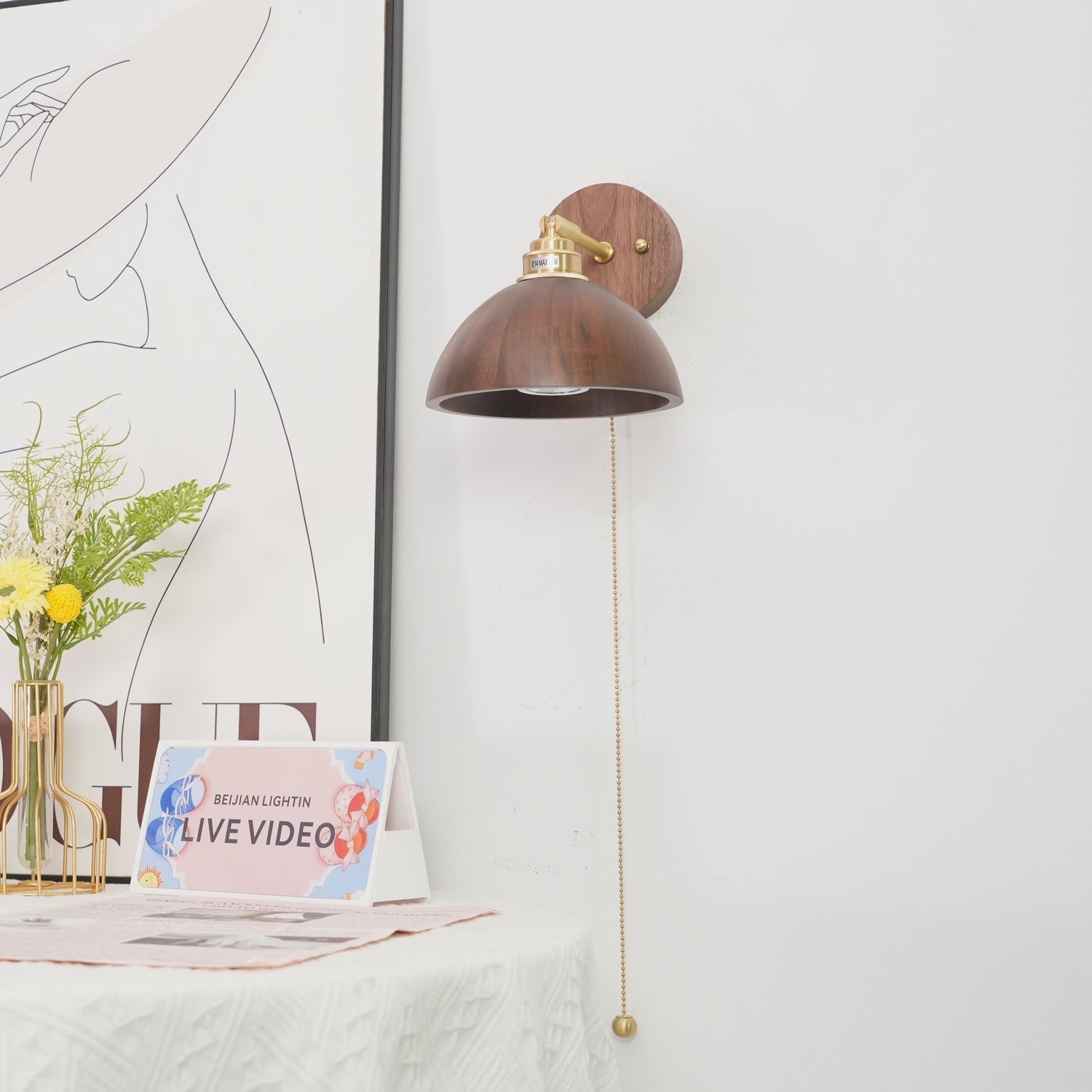 Aventia - Skandinavisk valnøtt tre vegglampe