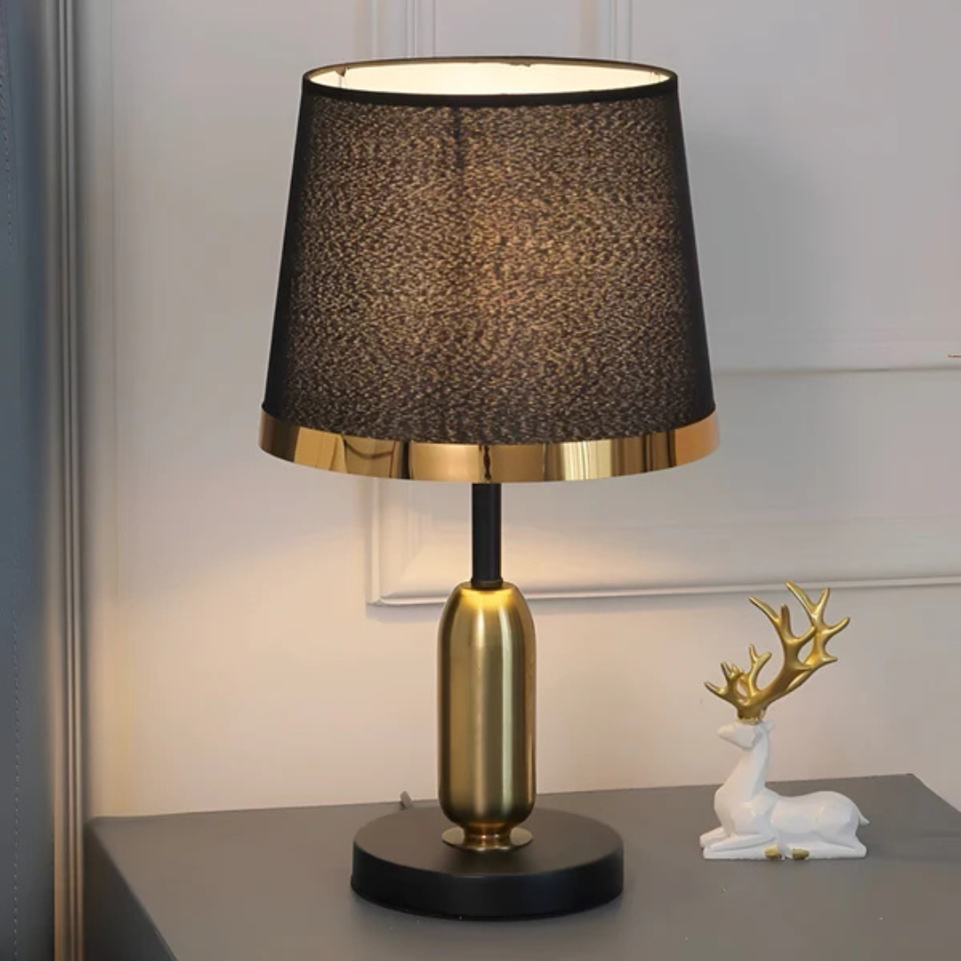 Cilo - Moderne svart stoffskjerm bordlampe