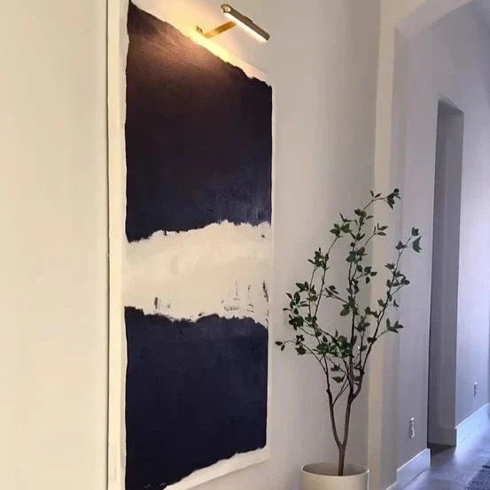 Auralis Cordless LED Wall Light for Gallery Displays