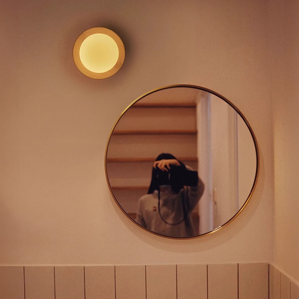 Luz de Parede Simples Branca em Madeira Natural