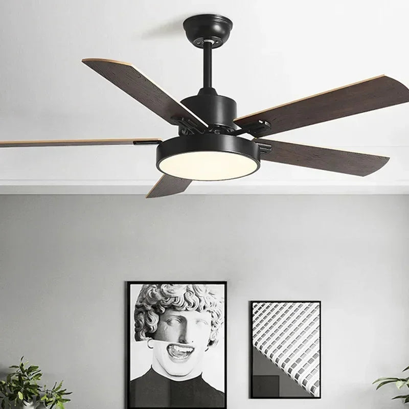 Candeeiro de teto com design de ventoinha