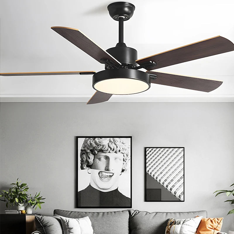 Candeeiro de teto com design de ventoinha