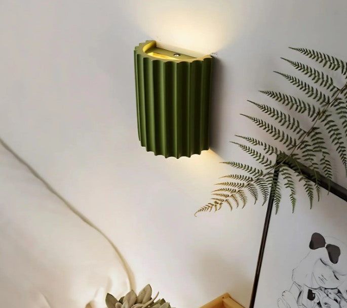 Lueur Wall Lamp