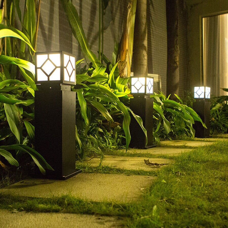 NovaHaven Square Courtyard Lamp for Patios and Walkways