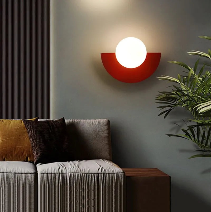 Half-moon wall lamp