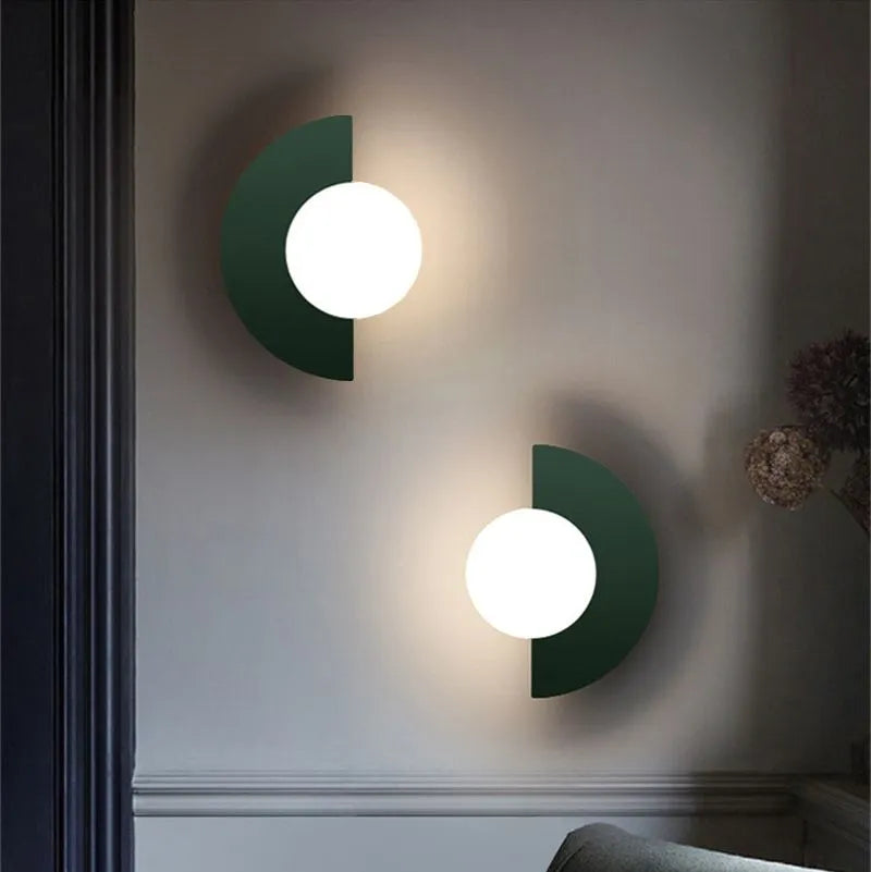 Half-moon wall lamp