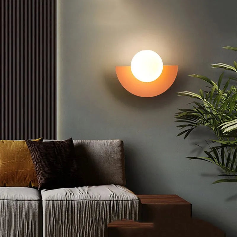 Half-moon wall lamp