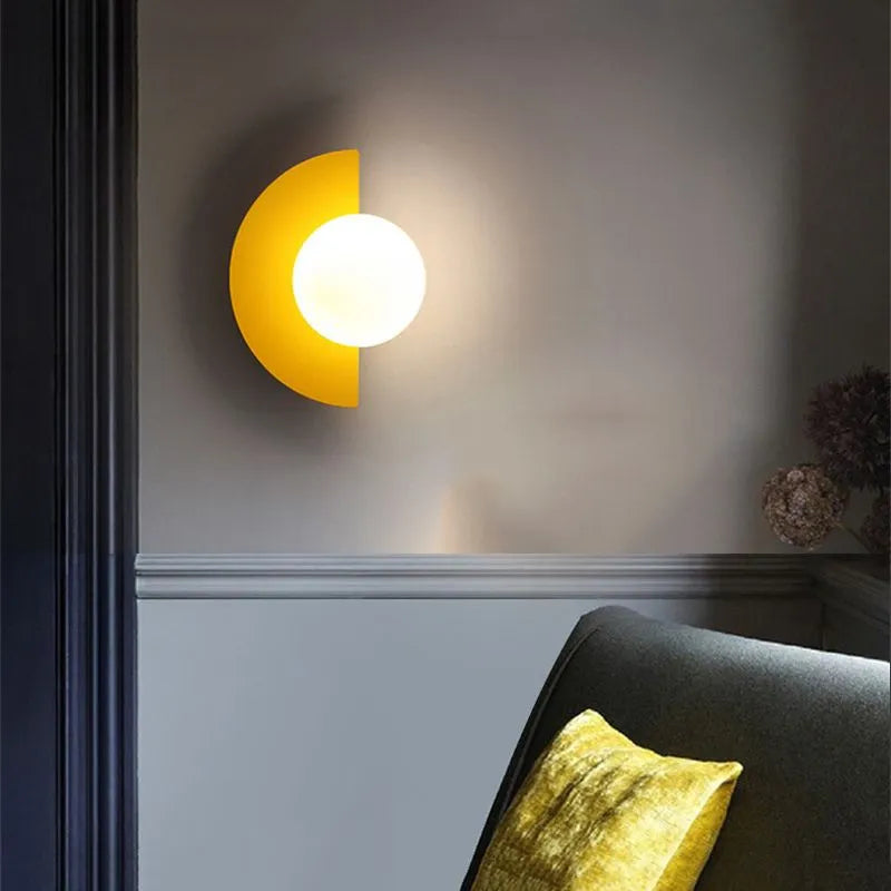 Half-moon wall lamp