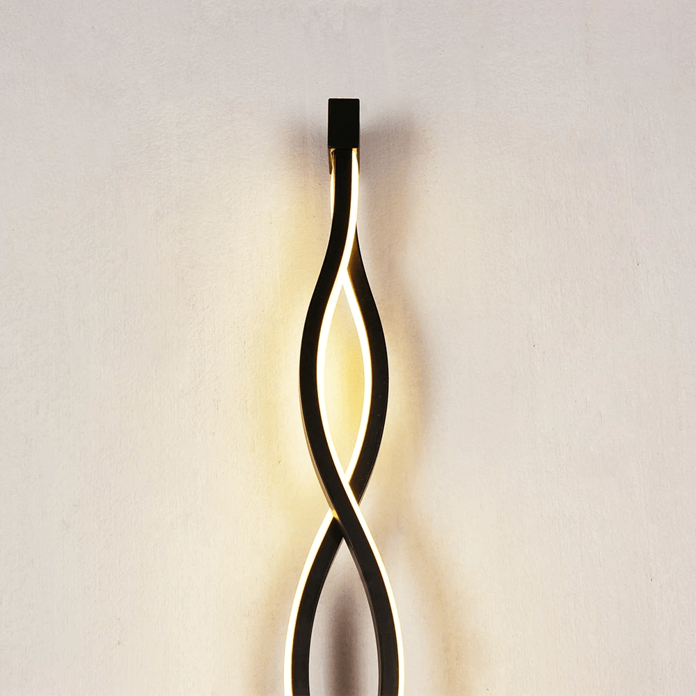 Nordisk modern formad vägglampa