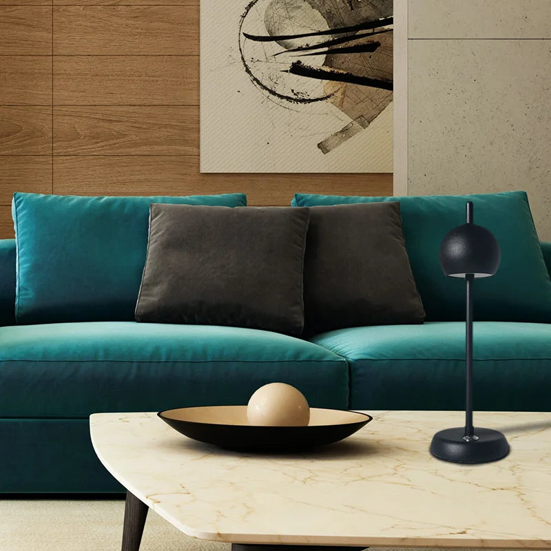 LumaNex oppladbar LED skrivebordslampe med dimmer slank profil