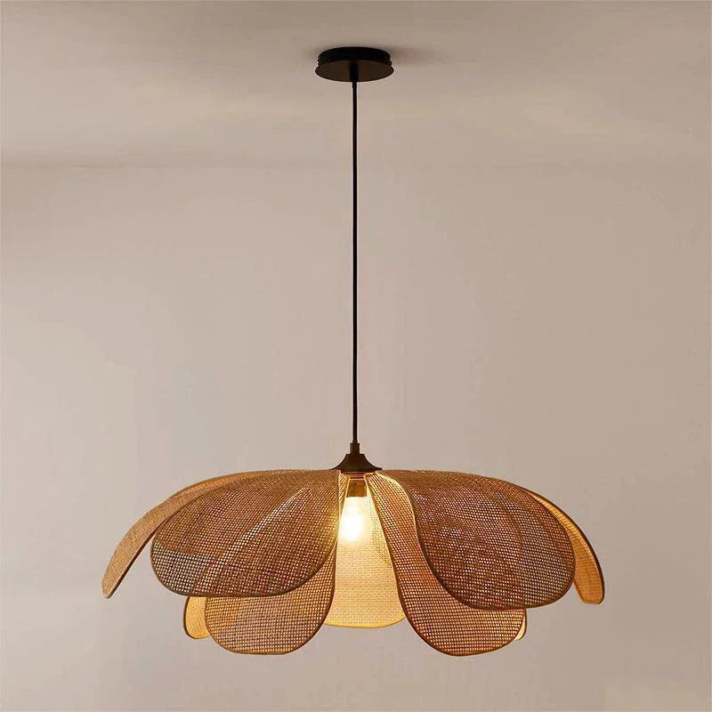 Rattan flower pendant lamp