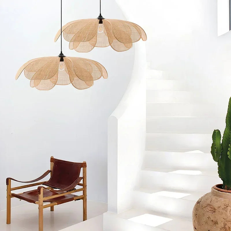 Rattan flower pendant lamp