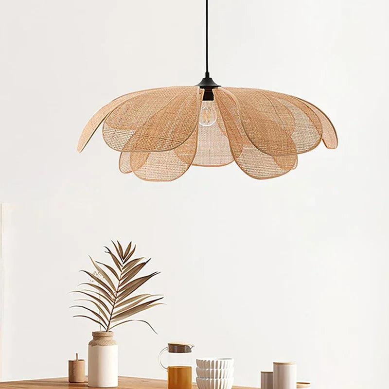 Rattan flower pendant lamp