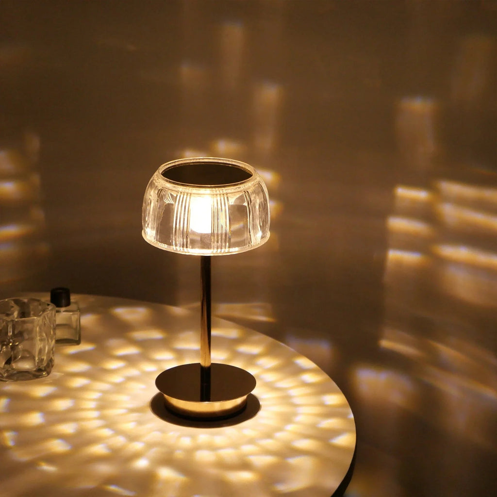 Lámpara de mesa de cristal recargable dorada regulable