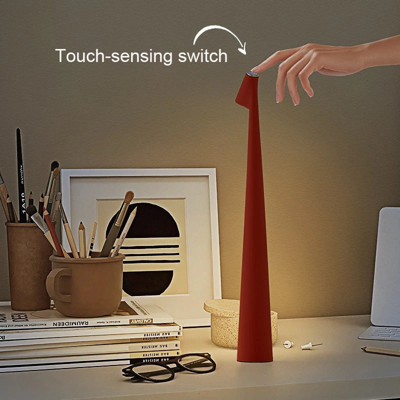 Lámpara de mesa con diseño recargable