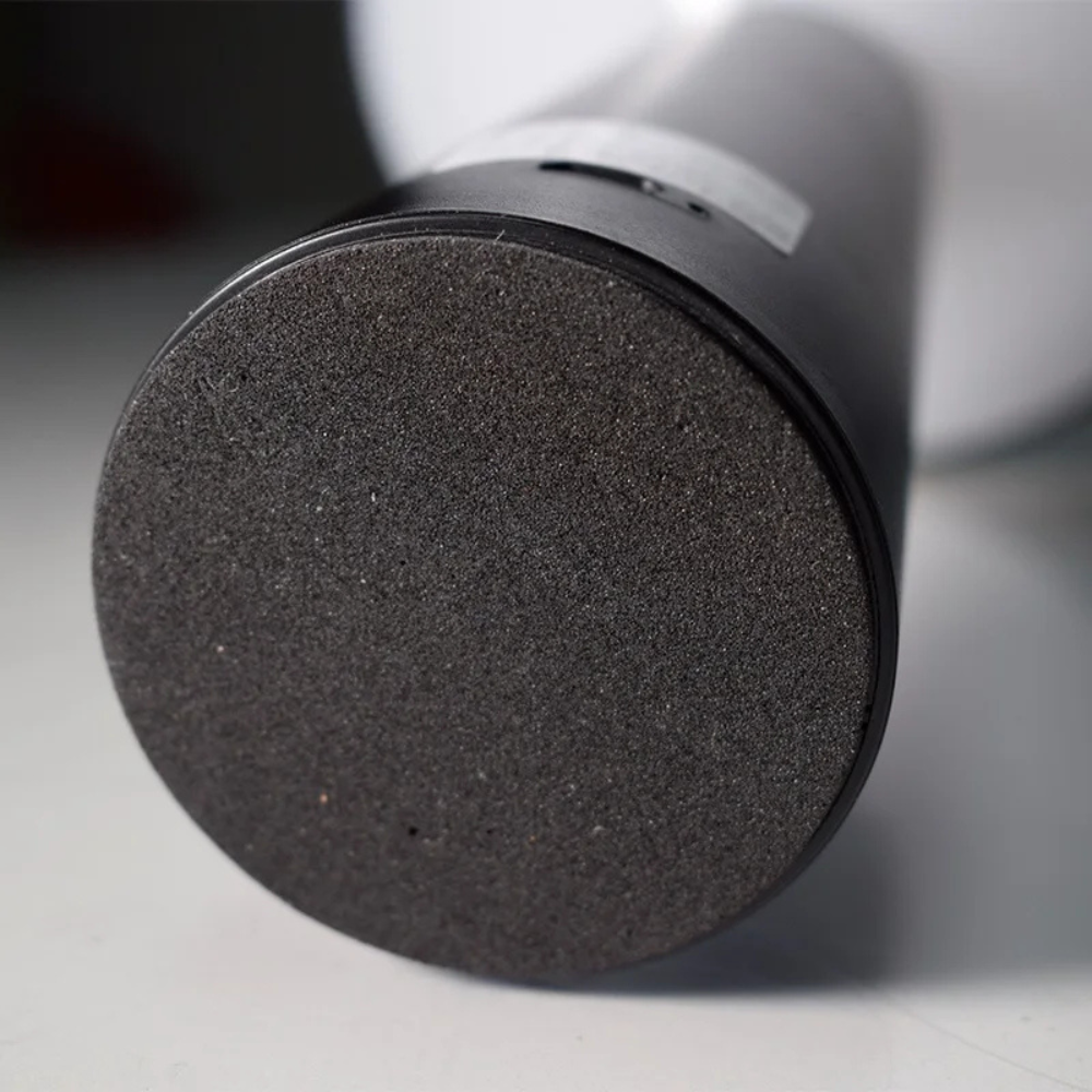 Lámpara de mesa con diseño recargable y control táctil