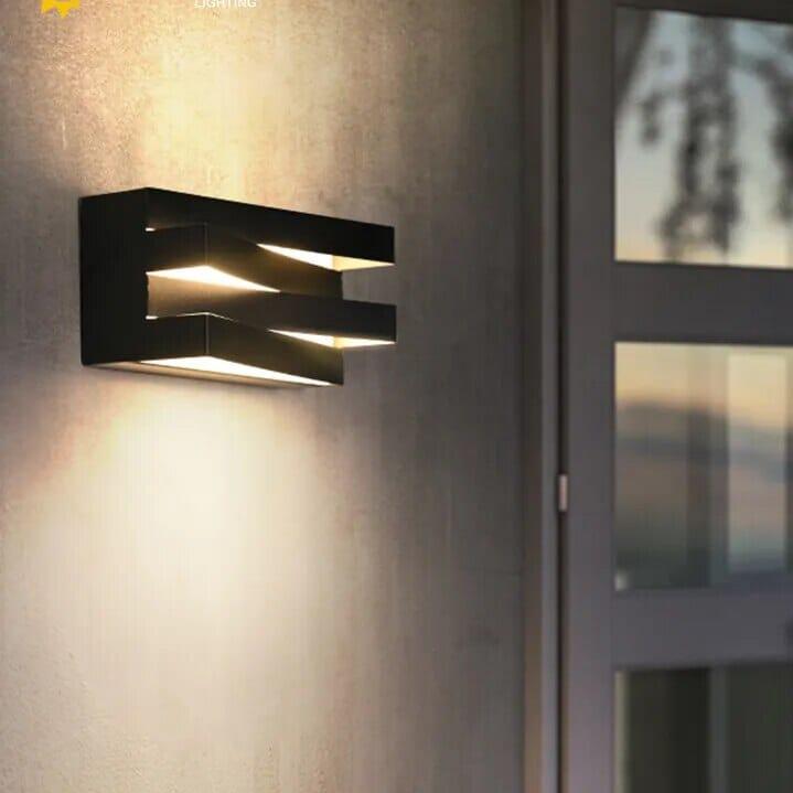 Lampada da parete esterna Solara con corpo in alluminio e LED