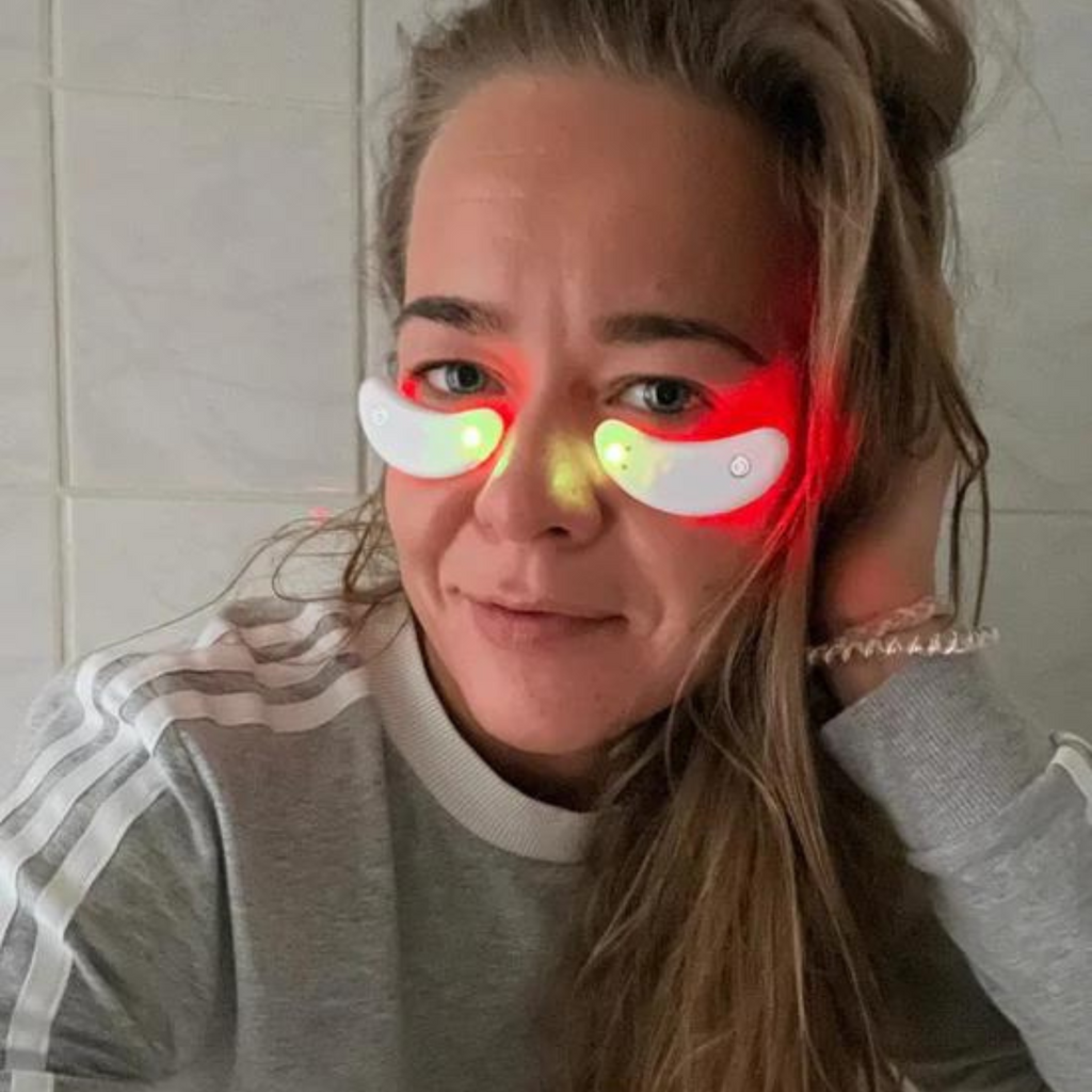 EyeGlow - Instantly reduces dark circles under the eyes