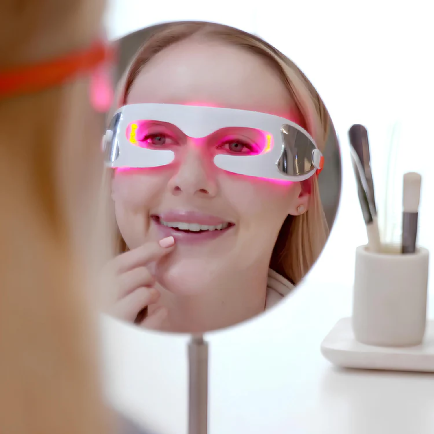 Red Light Therapy for Eyes | Reduce Fine Lines and Wrinkles |Anti Eye Bags