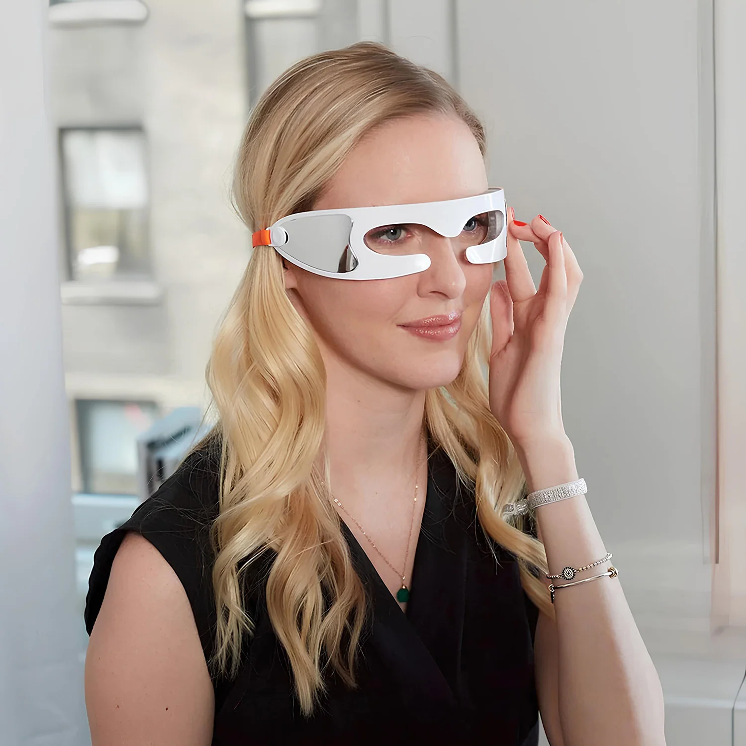 Red Light Therapy for Eyes | Reduce Fine Lines and Wrinkles |Anti Eye Bags