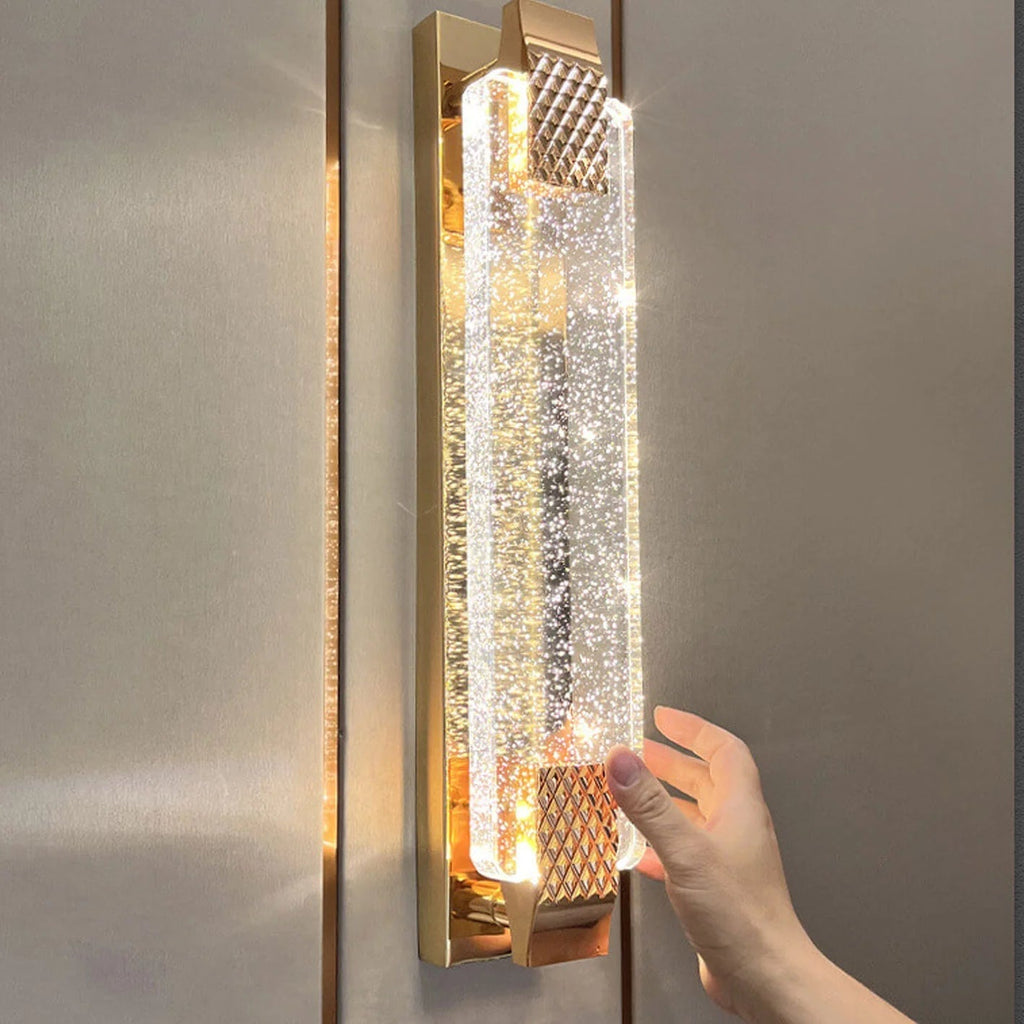 Wall lamp with crystals