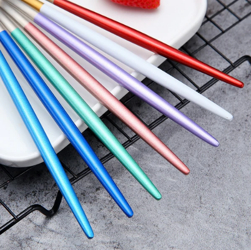 Luxurious stainless steel 24-piece gold-silver cutlery set