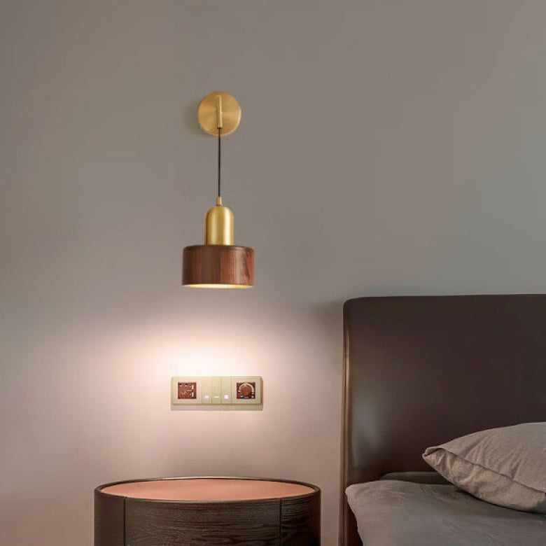 Brindlemere Vintage Wooden Wall Lamp With Brass Accents